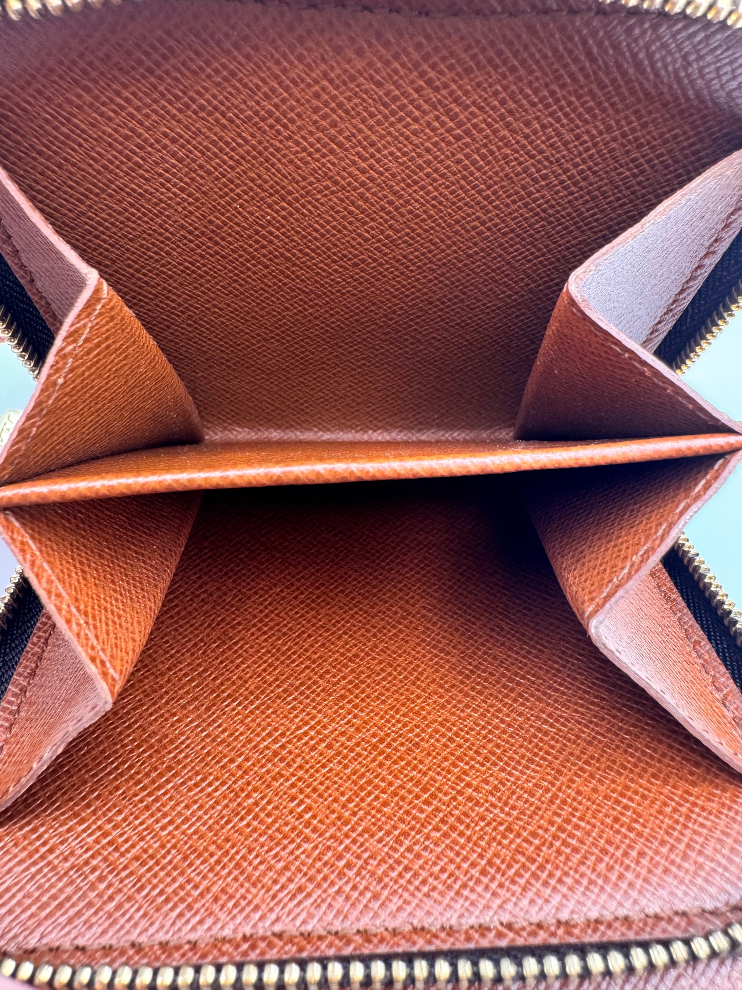 LOUIS VUITTON - Monogram Compact Zip Wallet