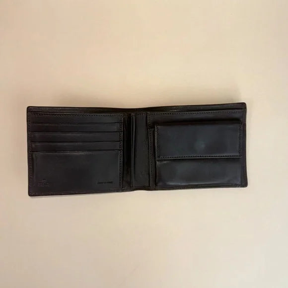 FENDI - Zucca Canvas Bifold Wallet R1.023