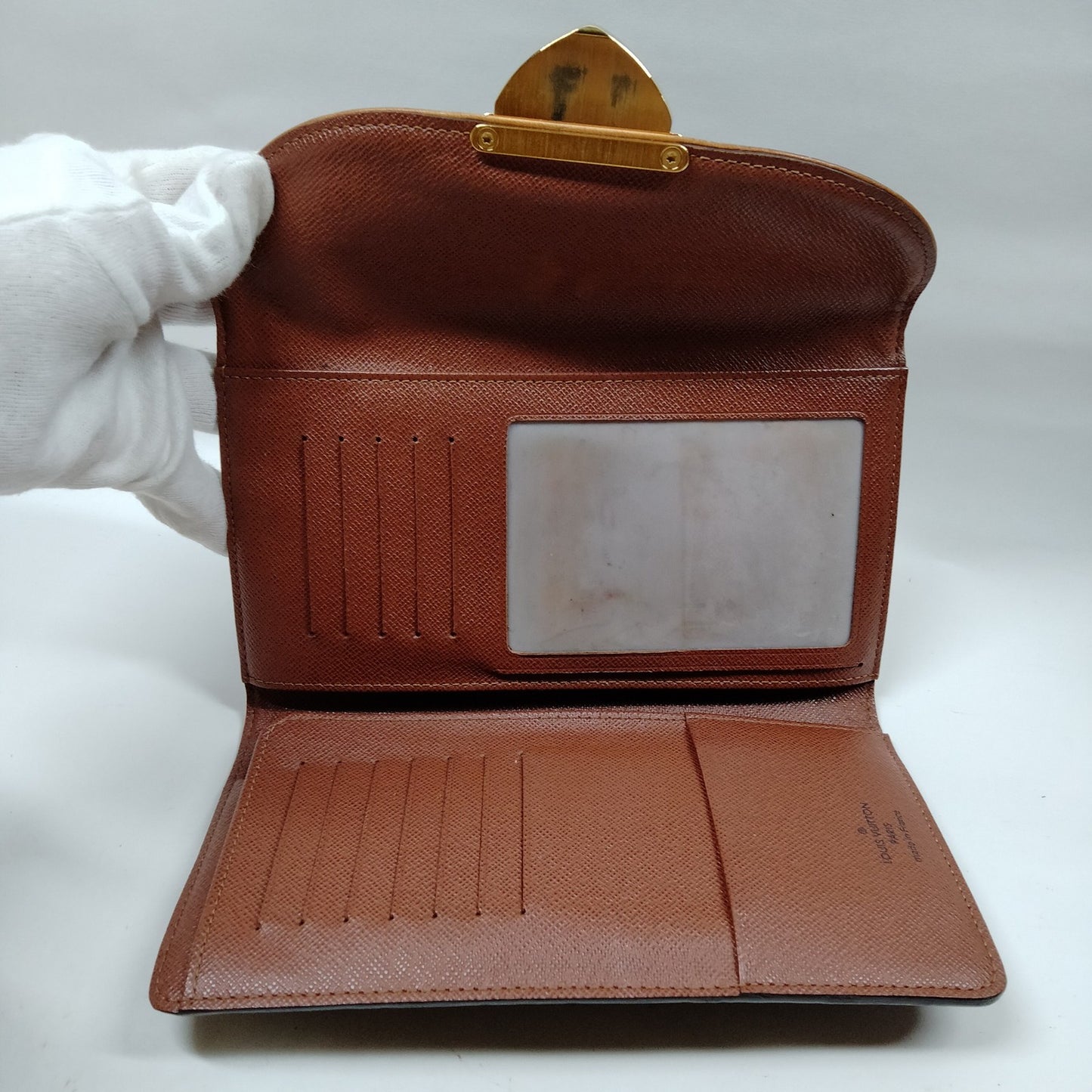 LOUIS VUITTON - Eugenie Wallet