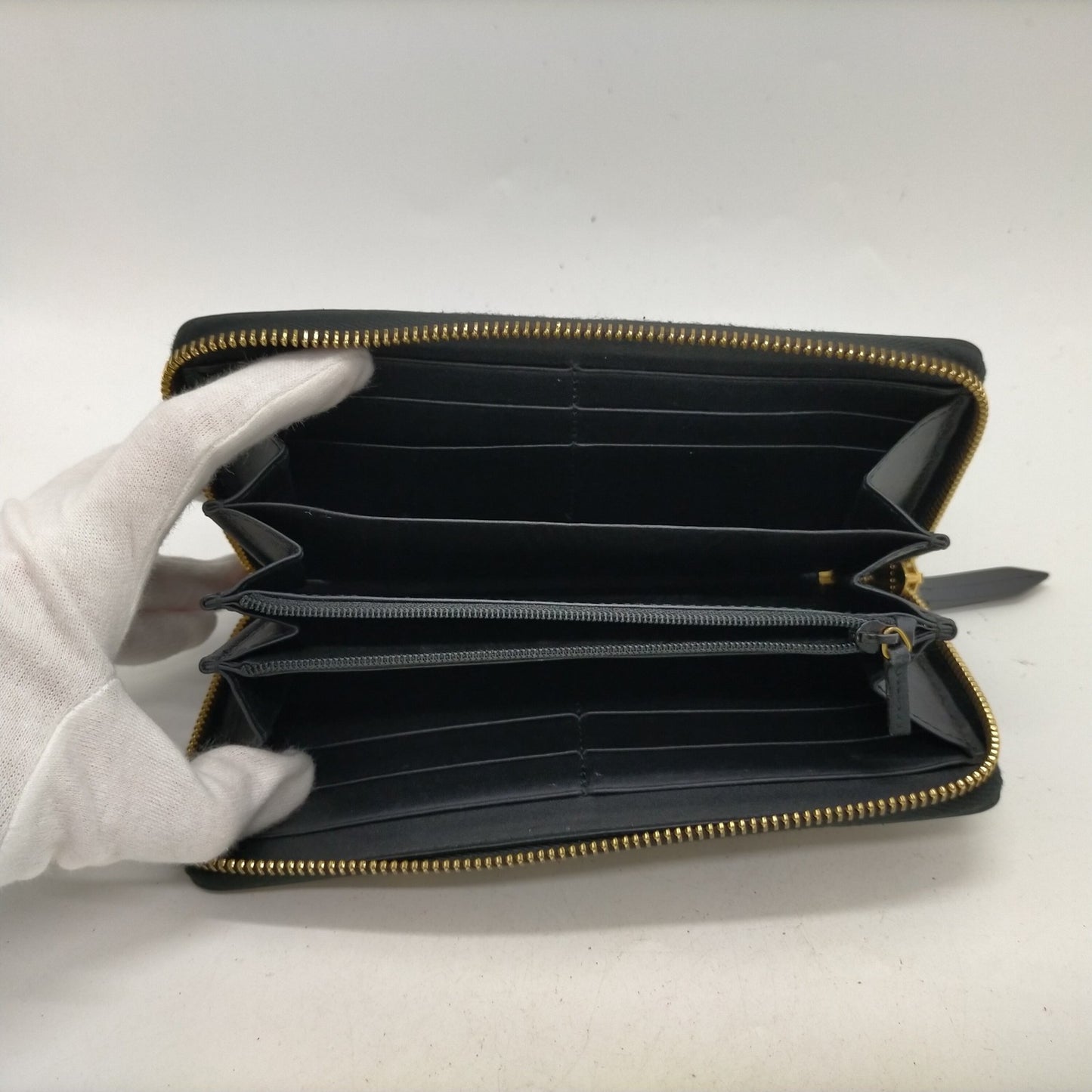 GUCCI - GG Supreme Bees Zip Around Wallet