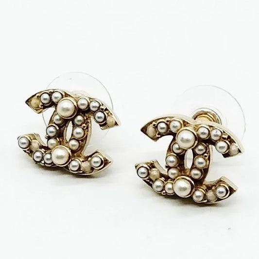 CHANEL - Earring Whites Gold
