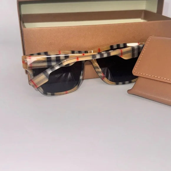 BURBERRY - Black Square Plaid Sunnies