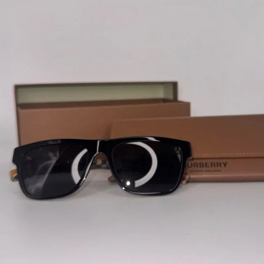 BURBERRY - Black Square Plaid Sunnies