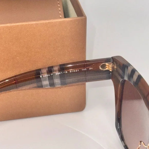 BURBERRY - Full Plaid Sunnies